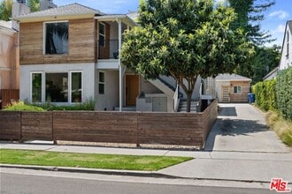 Building Photo - 1445 S Stanley Ave