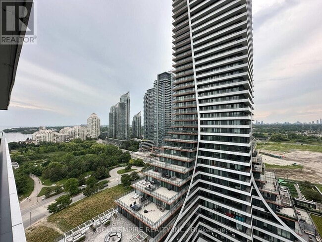 Building Photo - 20 Shore Breeze Dr