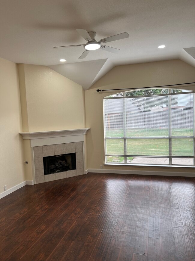 Building Photo - 2220 Tralee Cir
