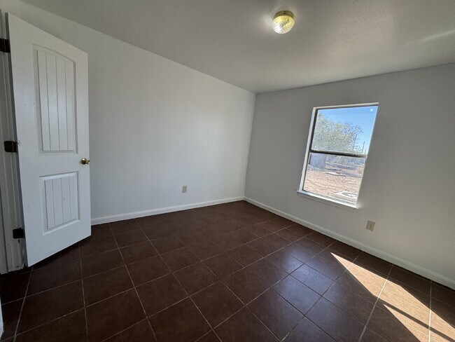 Foto del edificio - 2 bedroom and 1 bathroom unit ready to move in in Charlotte.