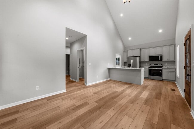 Foto del edificio - 609 Mayes Ln
