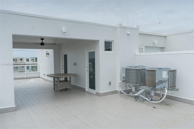 Building Photo - 10360 NW 64th St