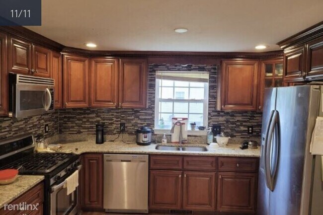 Building Photo - 3 br, 2.5 bath House - 71 Palomino Dr