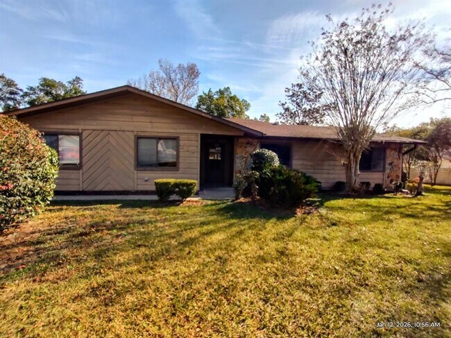 Foto del edificio - 311 NE 47th Ct