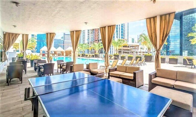 Building Photo - 1250 S Miami Ave