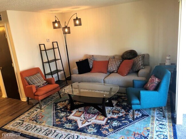 Building Photo - 2 br, 1.5 bath Apartment - 2747 Glenwood Ct