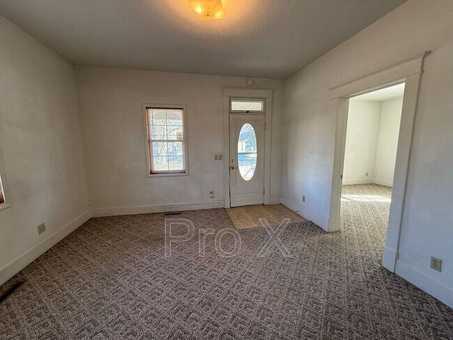 Foto del edificio - 102 S Connor Ave