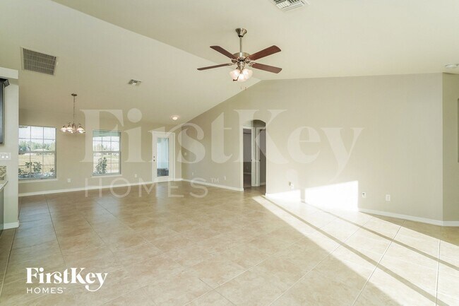 Foto del edificio - 2127 NW 41st Pl