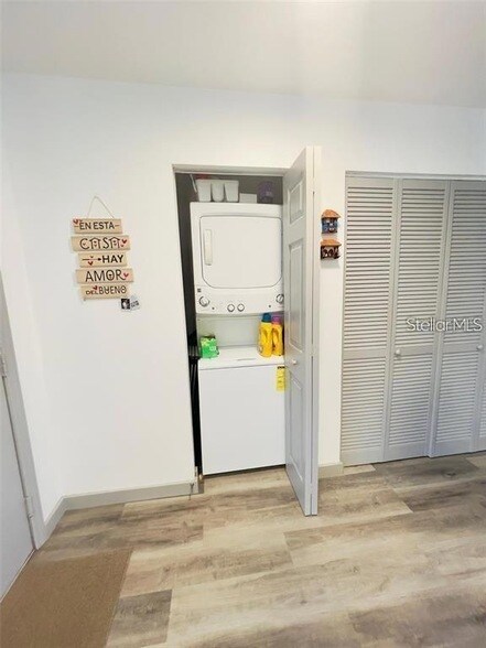 Foto del edificio - 2500 Woodgate Blvd