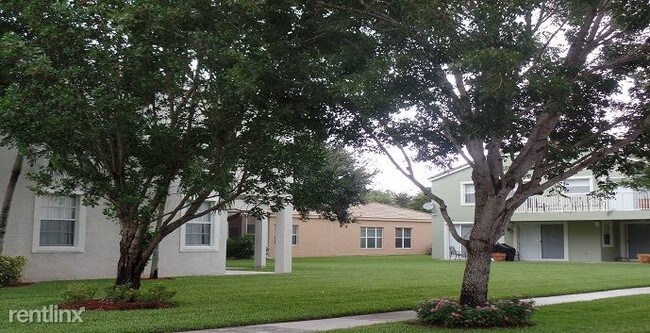 Building Photo - 420 S State Rd 7