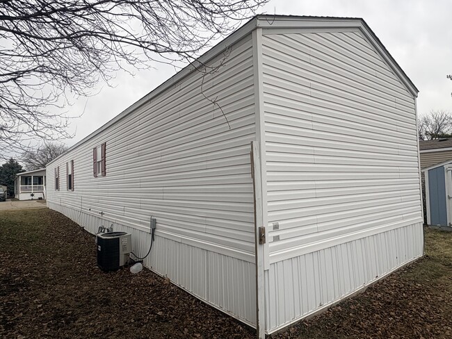 Building Photo - 2331 Windover Dr