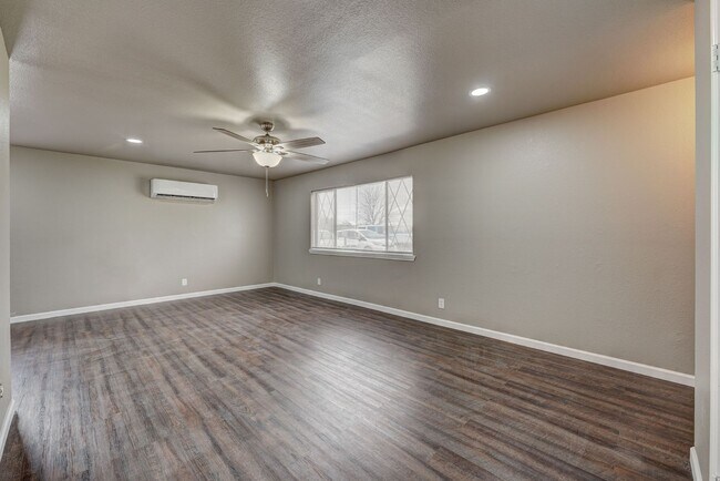 Building Photo - Cherokee Apartments