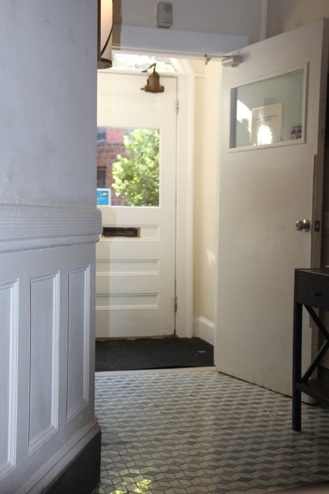 Building Photo - 12 Follen St