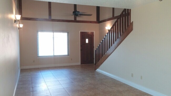 Foto del edificio - NORTHEAST COLONIAL PARK CONDOMINIUM