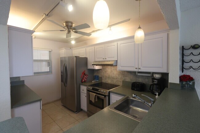 Building Photo - 1391 S Ocean Blvd