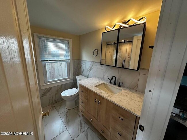 Building Photo - 608 Park Pl Ave