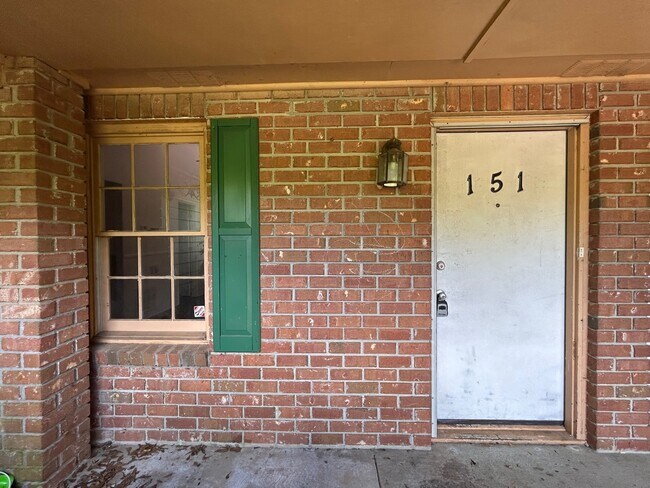 Foto del edificio - 151 Loblolly Dr