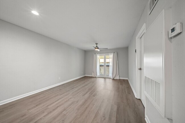 Building Photo - 13151 Walden Rd
