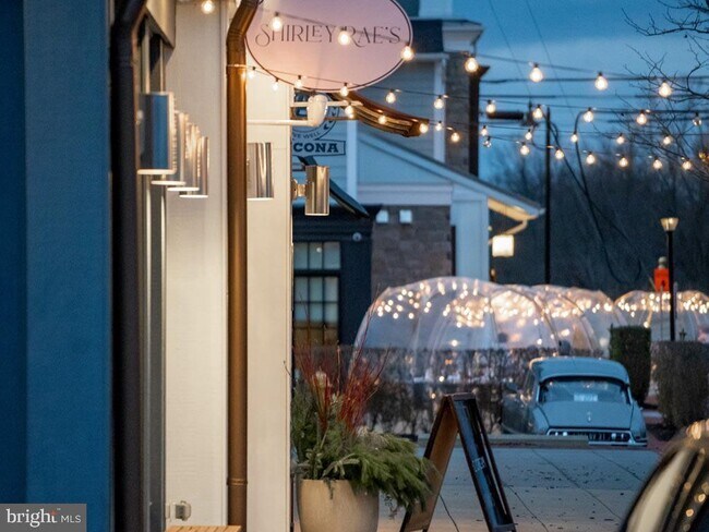 Building Photo - 1317 Revival Dr