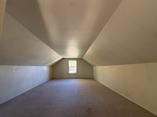 Foto del edificio - 326 Miles Ave