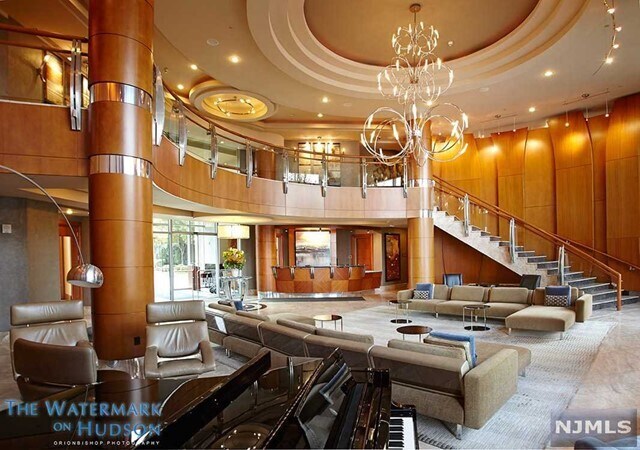 Foto del edificio - 8100 River