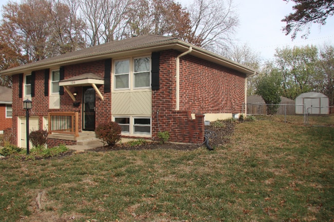 Building Photo - 106 N 1st St