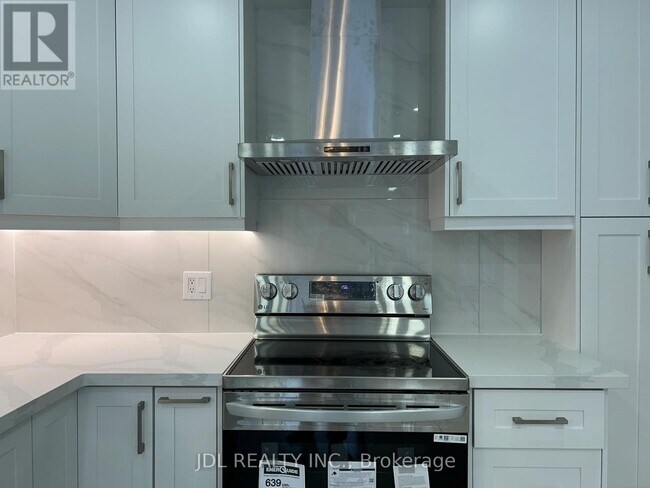 Building Photo - 49 Melville St