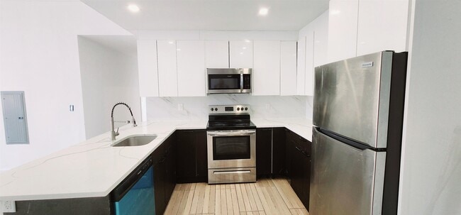 Foto del edificio - 30 Howe Ave
