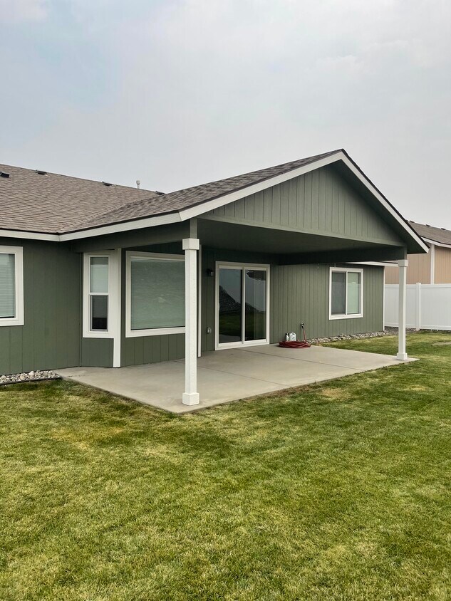 Foto principal - 2590 Curlew St