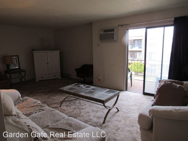 Building Photo - 1 br, 1 bath House - 4500 S Poplar 202