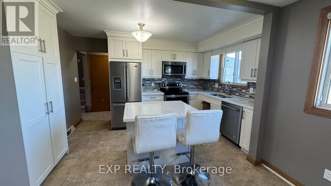 Building Photo - 50 Sunnylea Dr