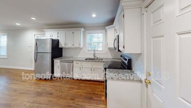 Building Photo - 4 Traynham St