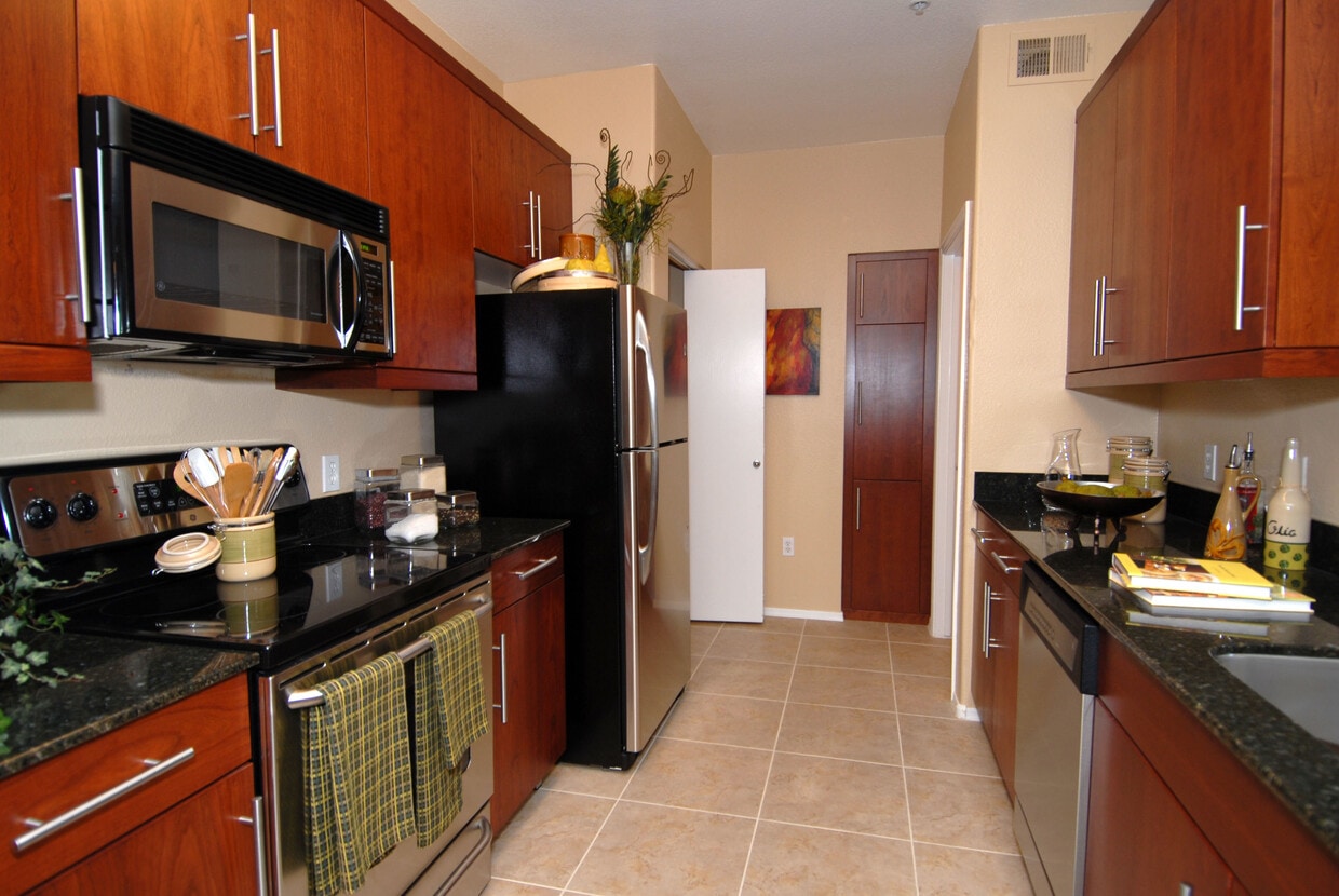 Cocina B3 - RN Properties La Terraza, LLC