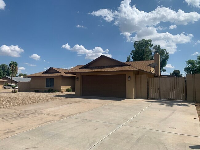 Foto del edificio - 5227 E Tierra Buena Ln