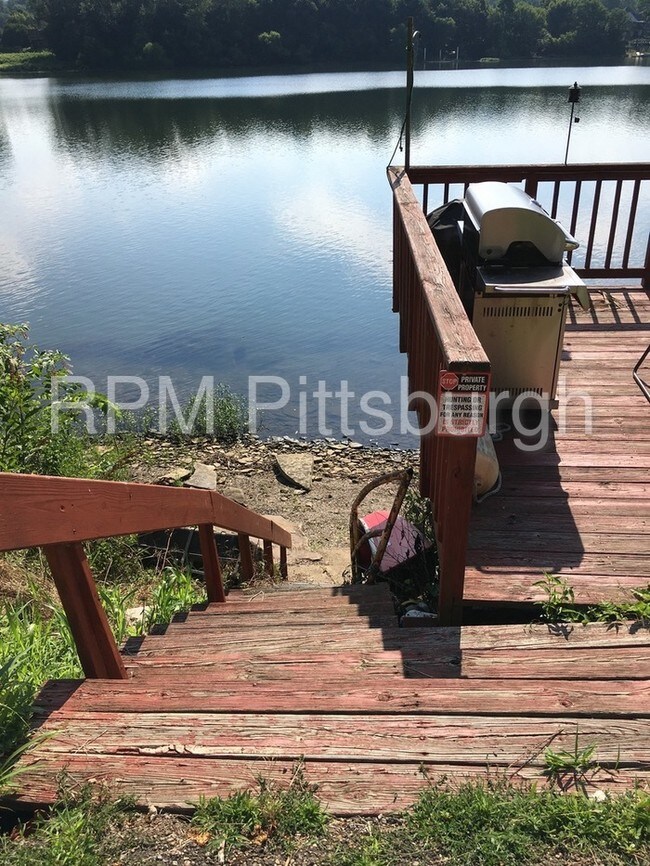 Foto del edificio - 20 River Rd