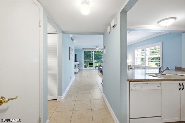 Foto del edificio - 1083 Forest Lakes Dr