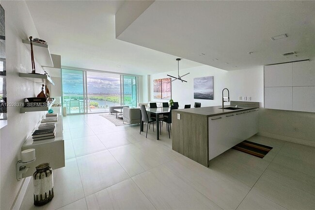 Foto del edificio - 400 Sunny Isles Blvd