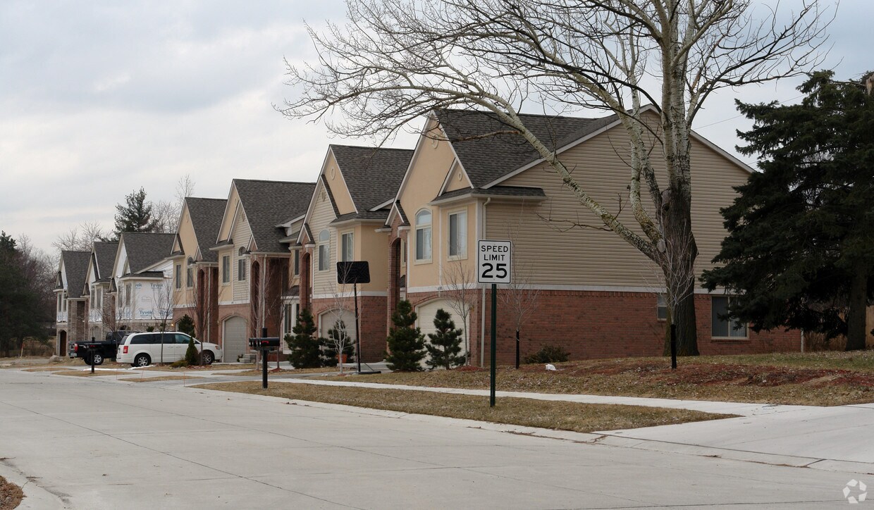61856190 Elarz Dr, Troy, MI 48085 Apartments in Troy, MI
