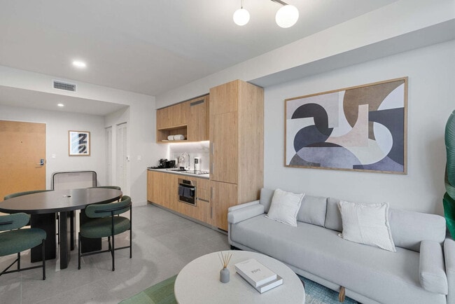 Building Photo - 11 NE 6th St