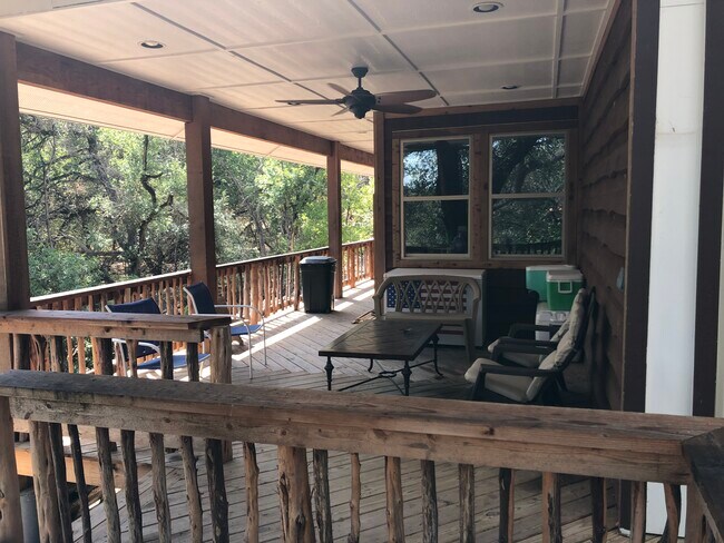 Foto del edificio - 3345 Tanglewood Trail