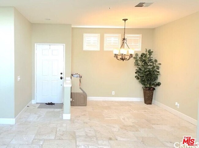 Foto del edificio - 1157 E Moreno Way