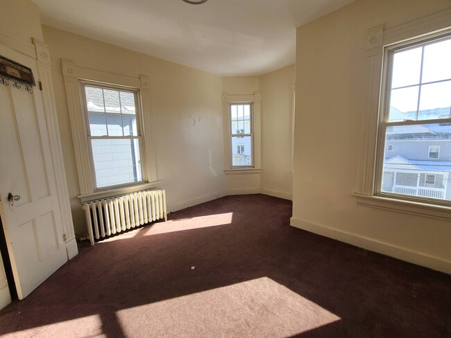 Building Photo - 236 Hillside Ave
