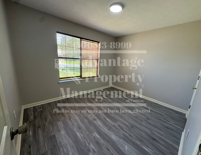 Foto del edificio - 2215 Cedar Oaks Dr