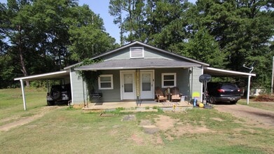 Building Photo - 1005 Blanchard Dr