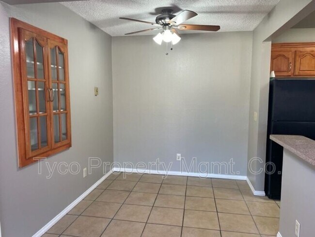 Foto del edificio - 2920 Briarwood Rd