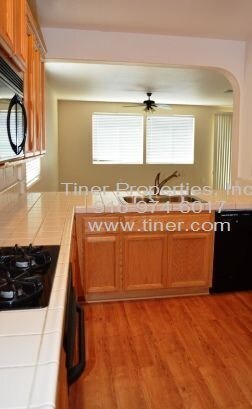Foto del edificio - Newer Four Bedroom Home in Natomas