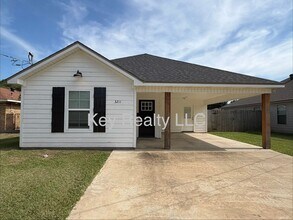 Building Photo - 3211 Stimson Ave