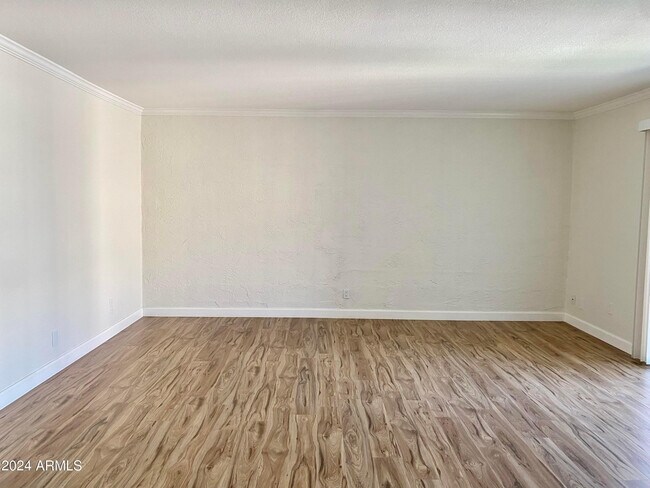 Foto del edificio - 2228 E Campbell Ave