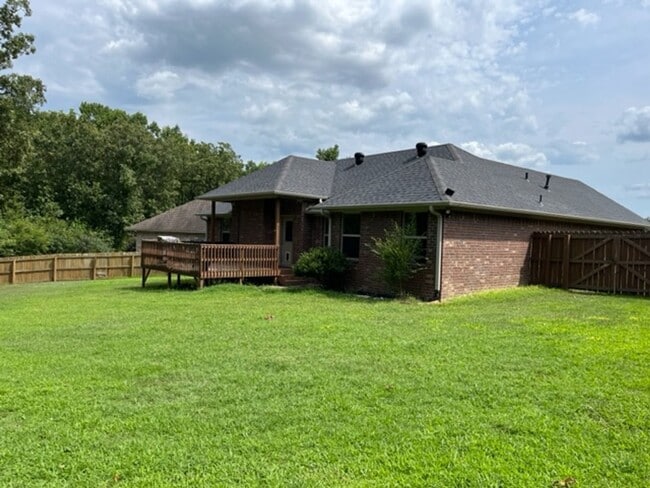Building Photo - Nice Jacksonville Home Close to Little Roc...