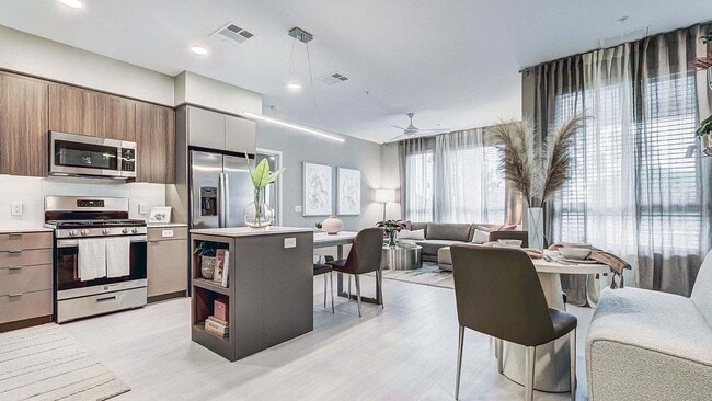 Building Photo - Griffis Platinum Triangle